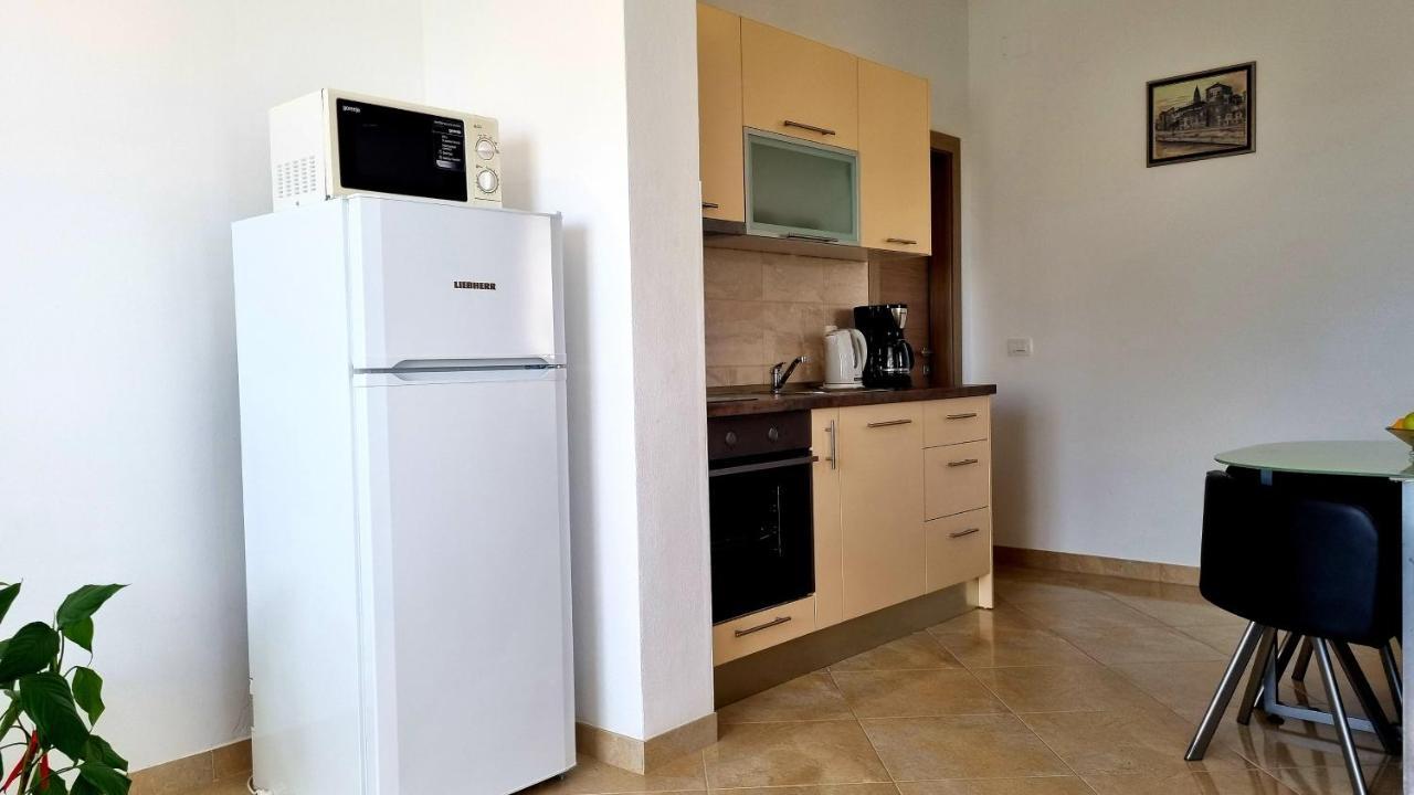 Apartments Bava Trogir Eksteriør billede